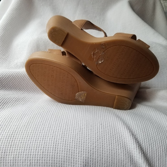Gianni Bini Platform Sandals - Picture 5 of 5
